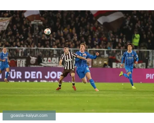 佛罗伦萨近期表现稳健，比赛亮点频现引人关注